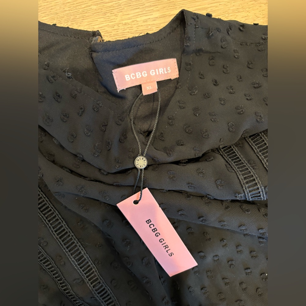 BCBG girls top. XL